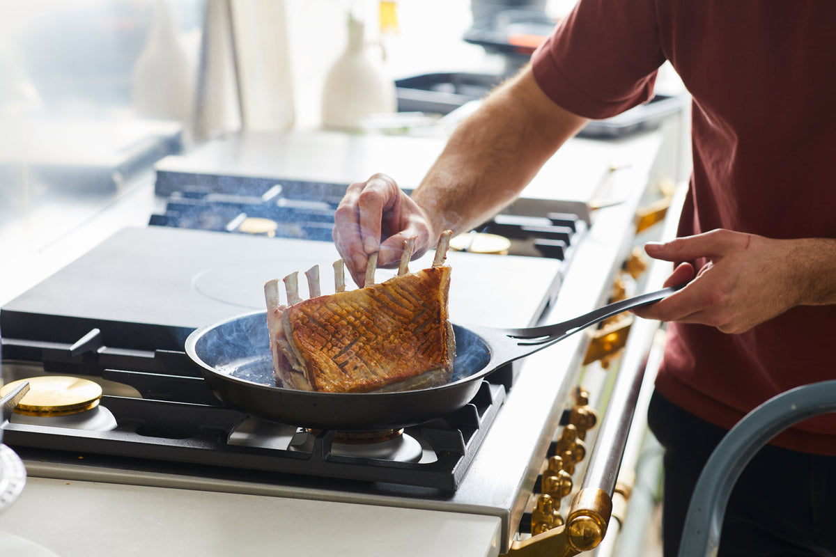 26cm Iron Skillet | Seared then roasted rack of lamb | Quenched | Solidteknics