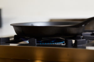 How to build a natural non-stick cooking surface that guarantees next-level results | Seasoning | Use & Care | Solidteknics
